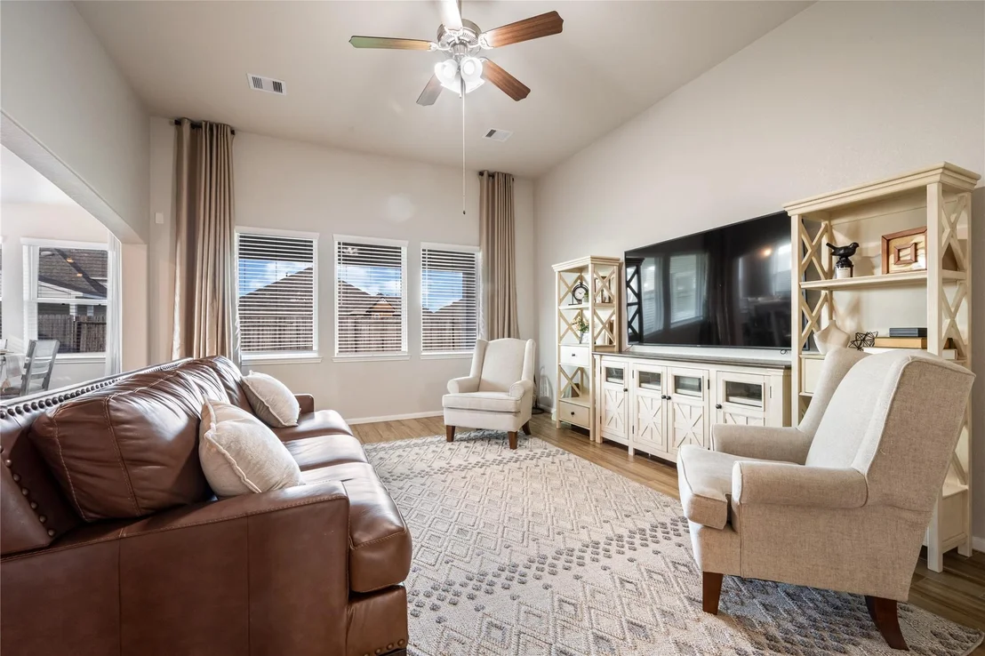 Photo of 119 Comal Drive