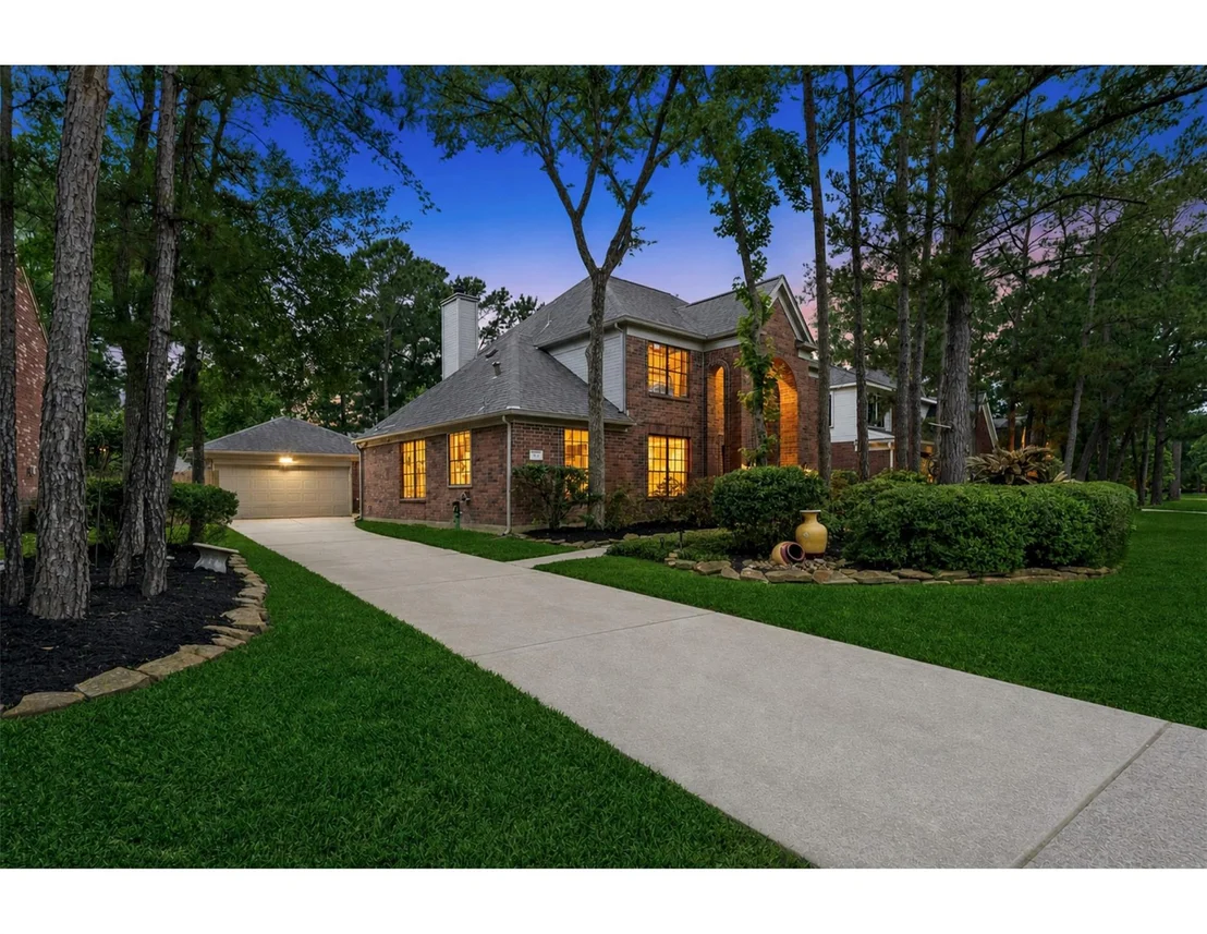 Photo of 84 E Stony End Place
