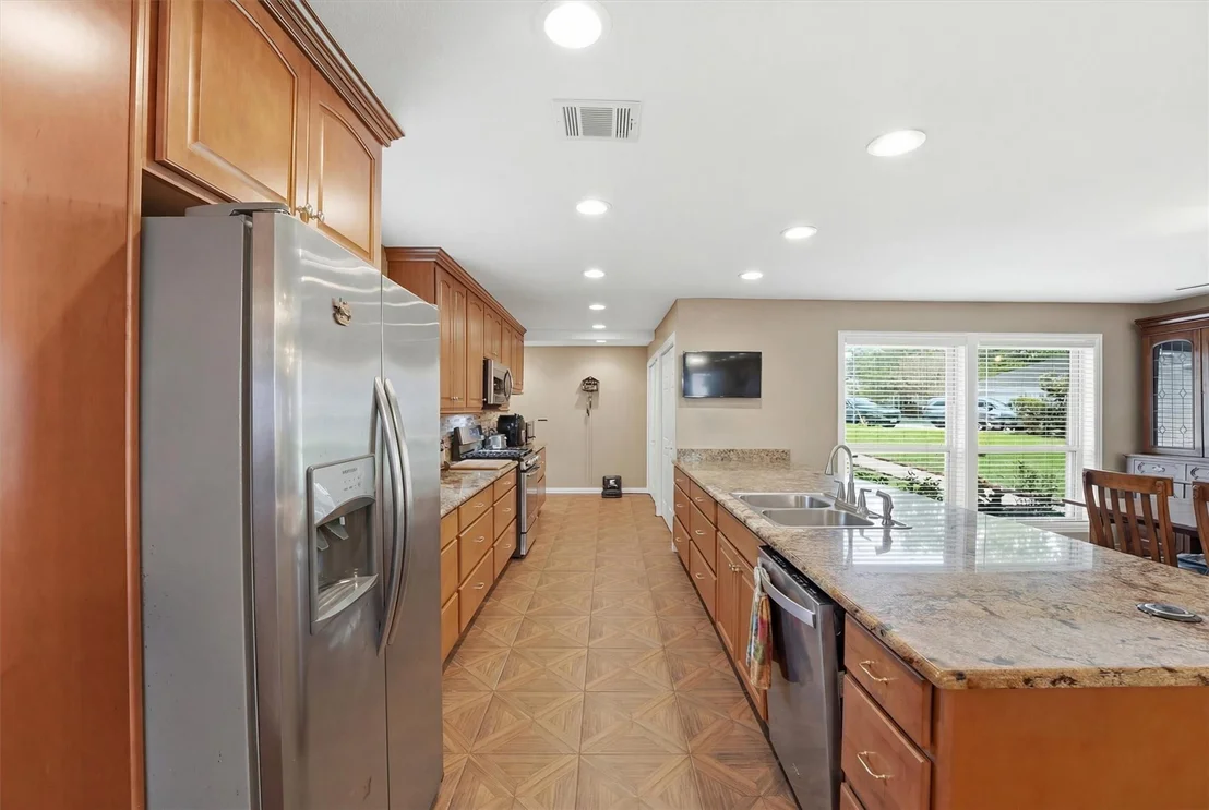 Photo of 18327 Shoreline Drive