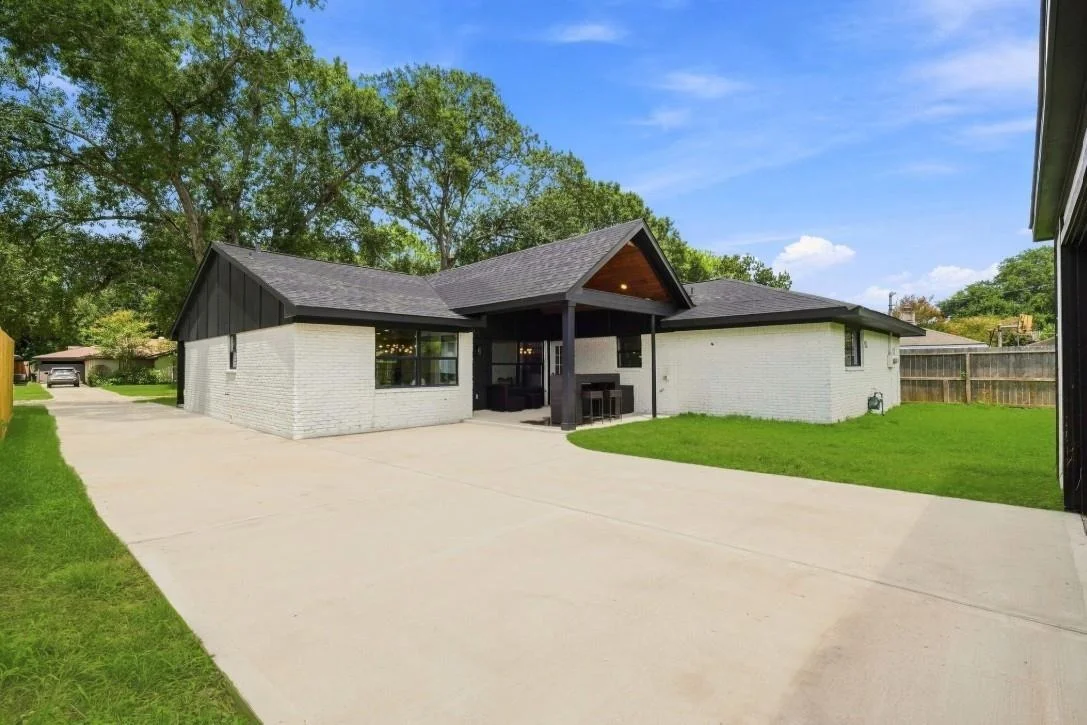 Photo of 6139 Valkeith Drive