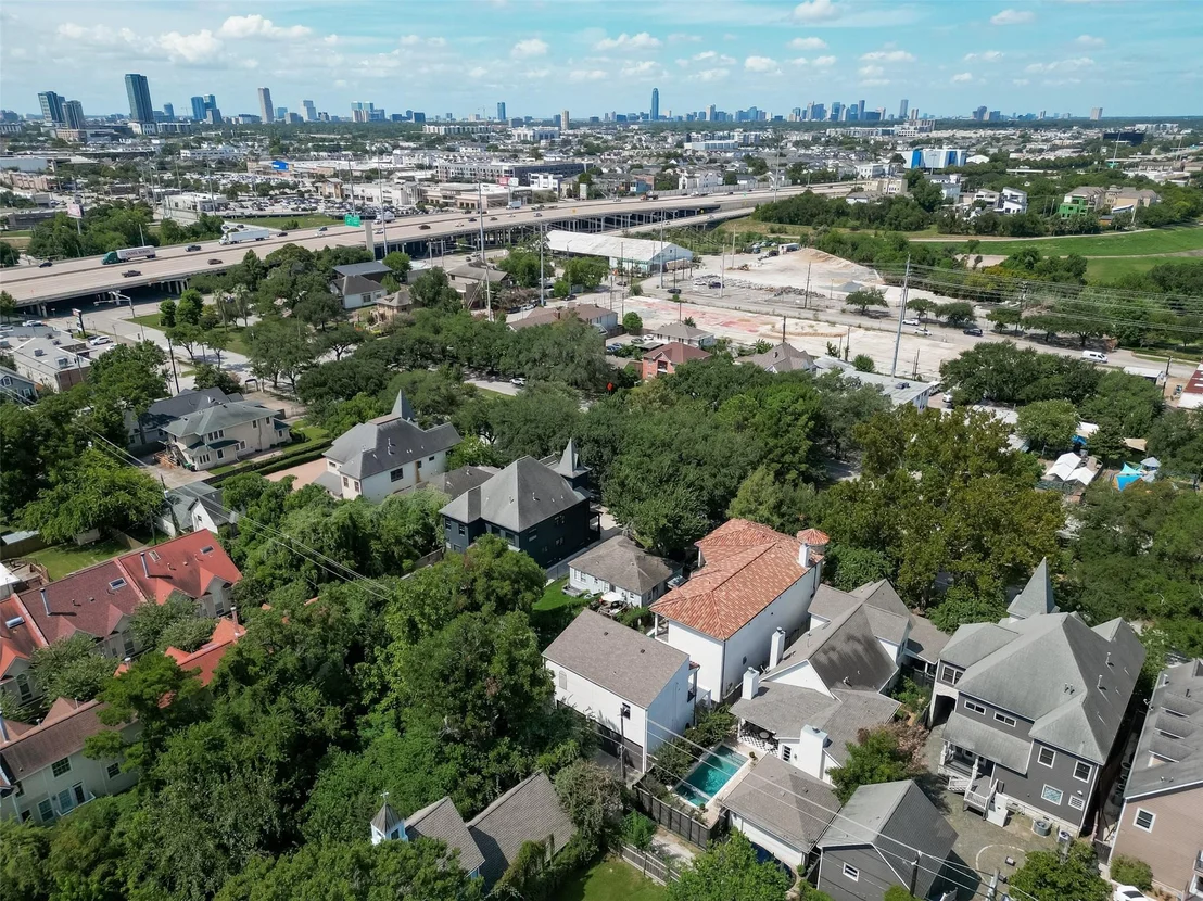 Photo of 434 Heights Boulevard