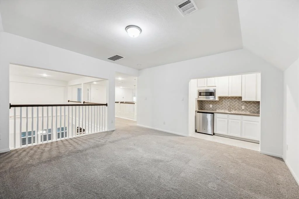 Photo of 4033 Edgewater Terrace Lane