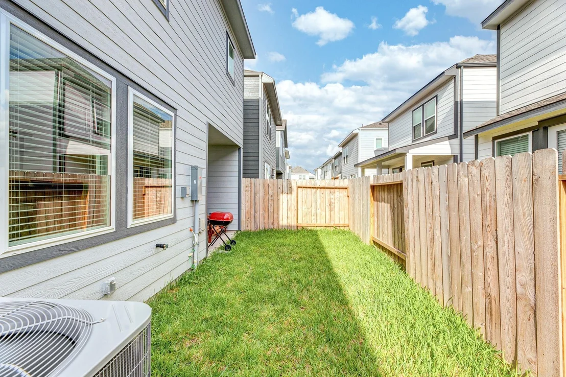 Photo of 9949 Storehouse Drive
