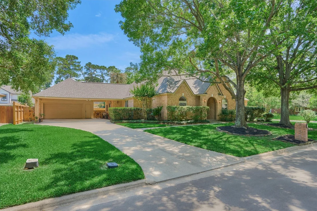 Photo of 423 Pine Edge Drive