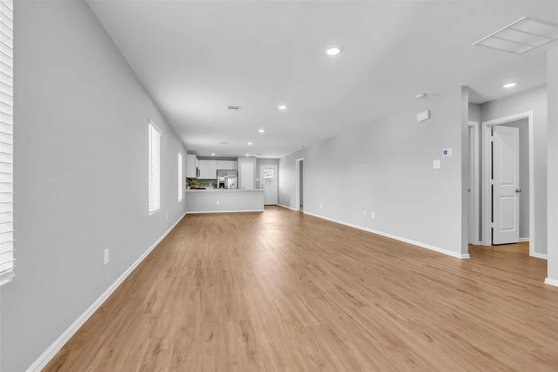 Photo of 207 River Grove Court