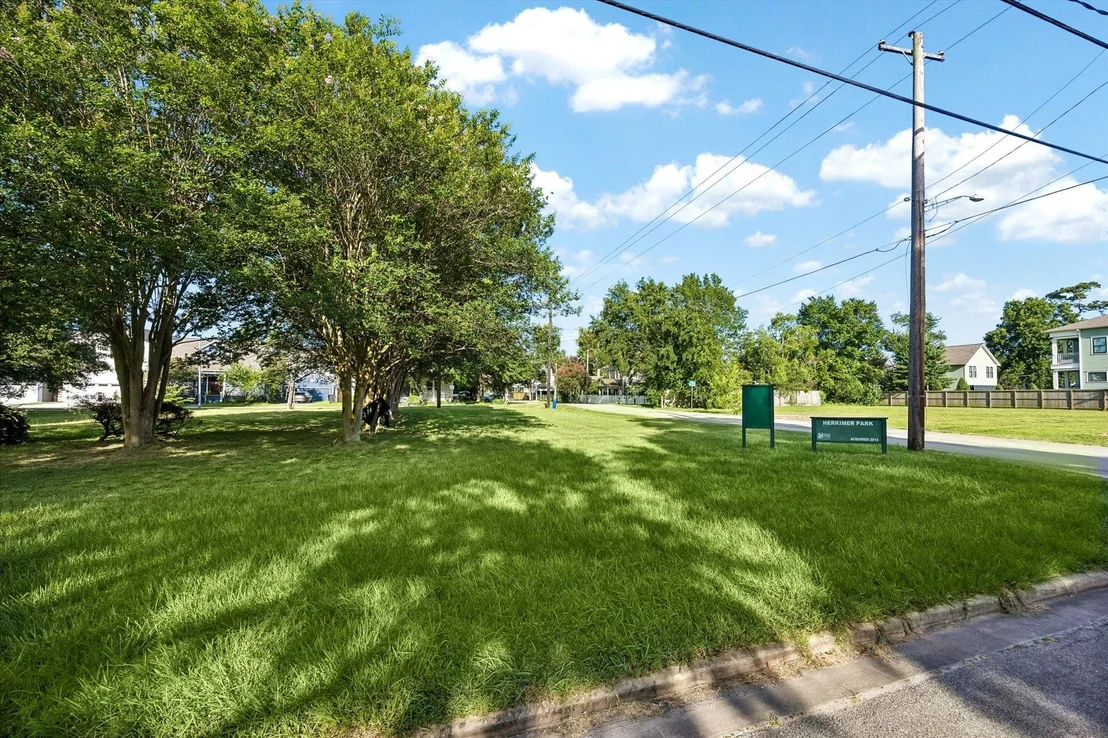 Photo of 1501 Herkimer Street