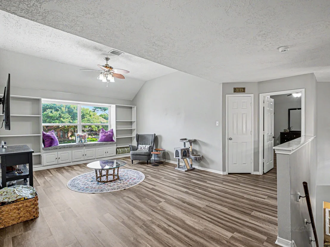 Photo of 23006 Heathercroft Drive
