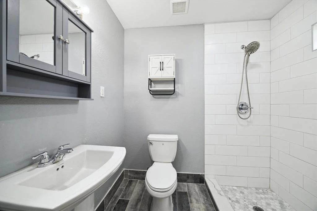 Photo of 5433 Westbrook Road