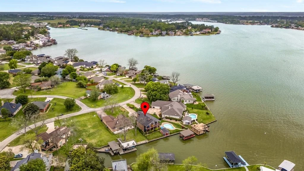 Photo of 1022 Lake View Drive