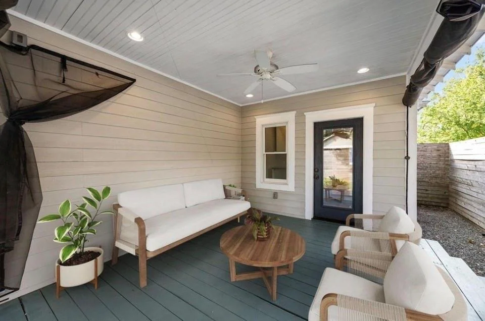 Photo of 1131 Walling Street