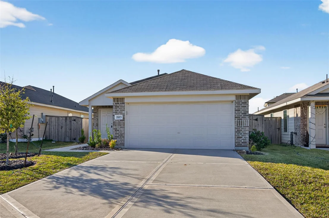 Photo of 21015 Longeni Drive