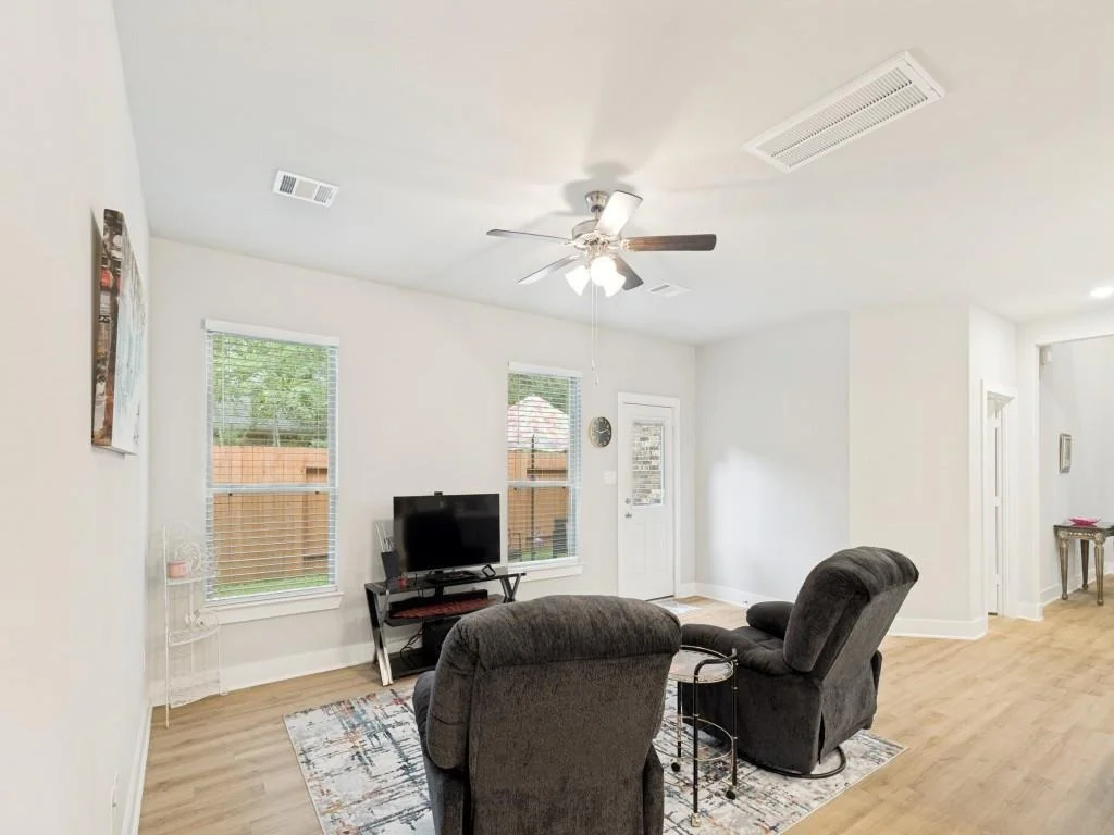 Photo of 11235 Glenforest Drive