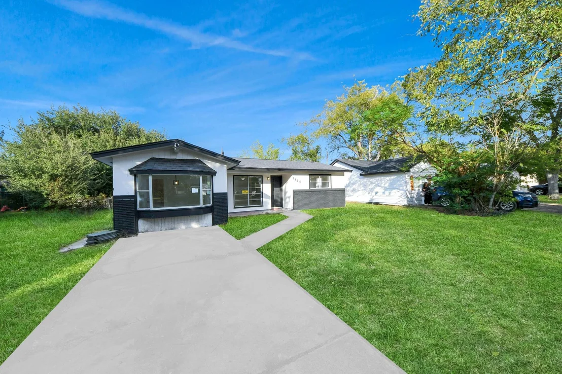 Photo of 2926 Knotty Oaks Trl Trail