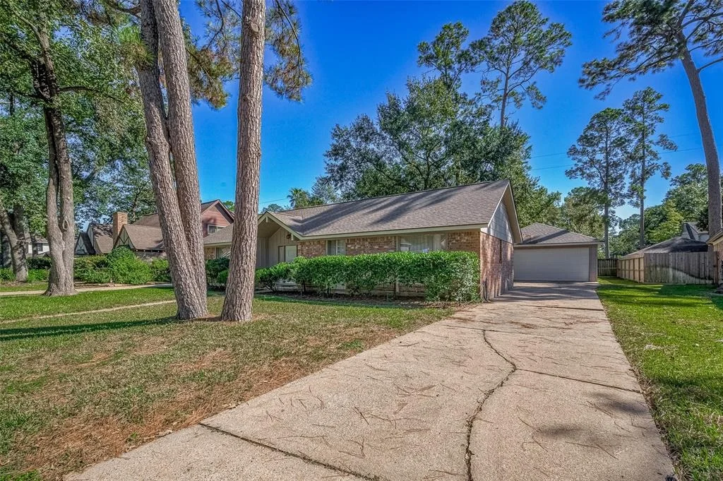 Photo of 5927 Pinewilde Drive