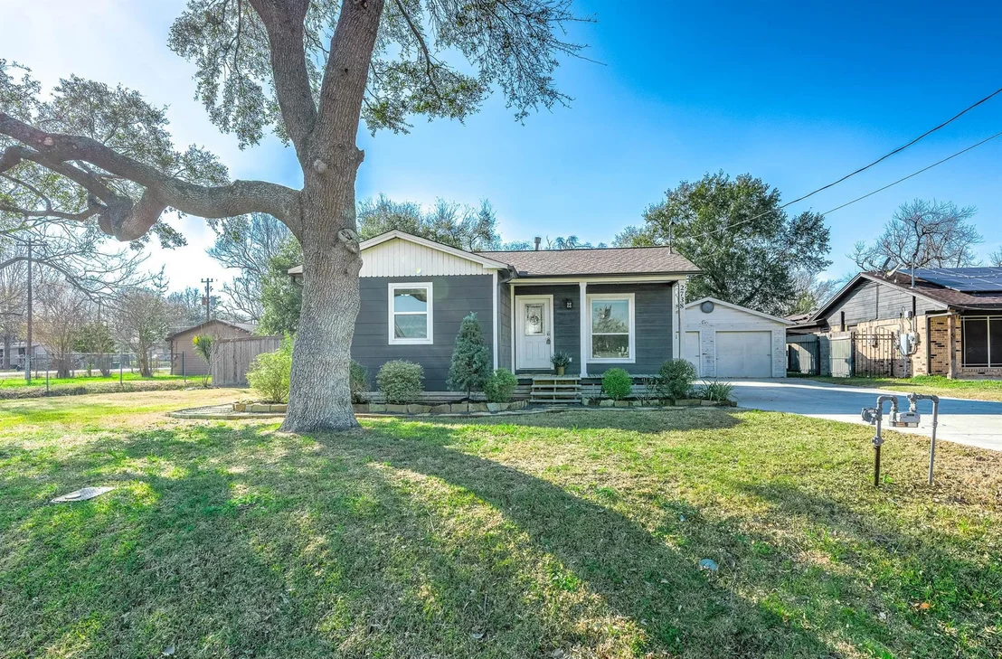 Photo of 2738 Lilac Street