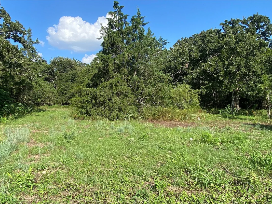 Photo of 571 Railroad St Road