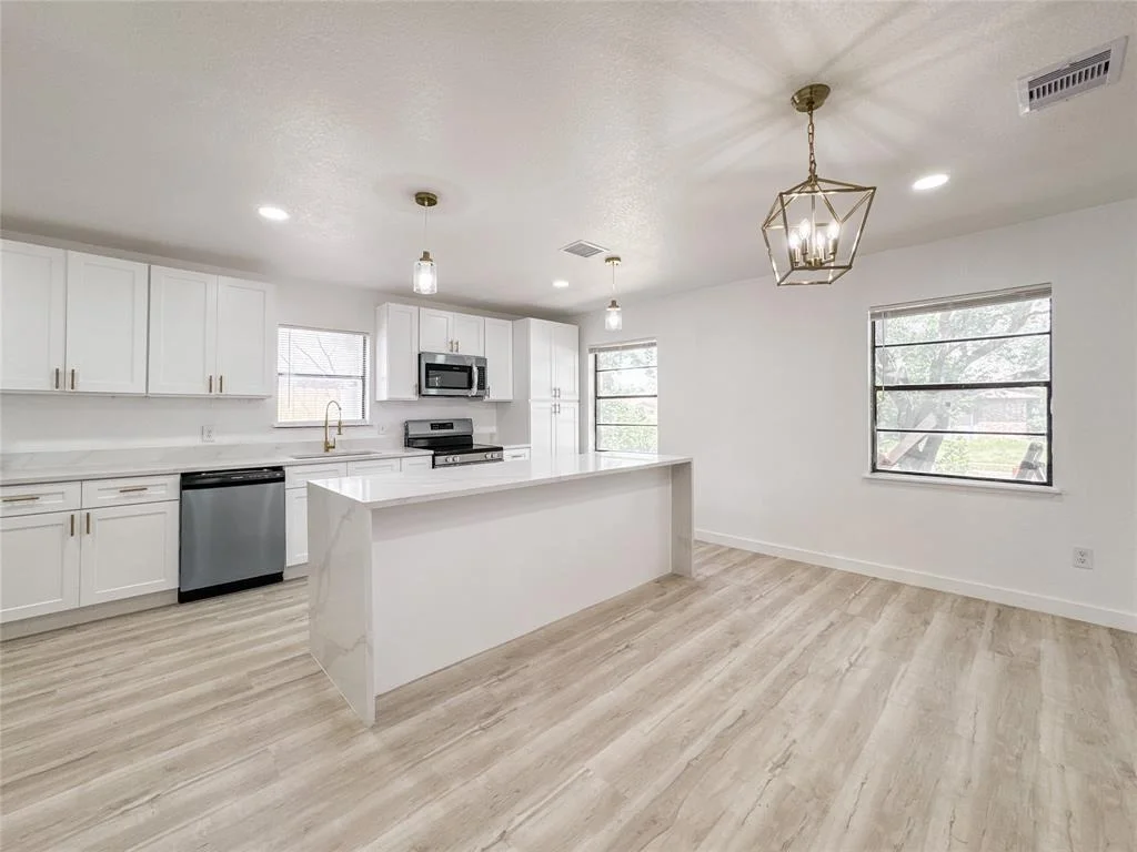 Photo of 14214 Morinscott