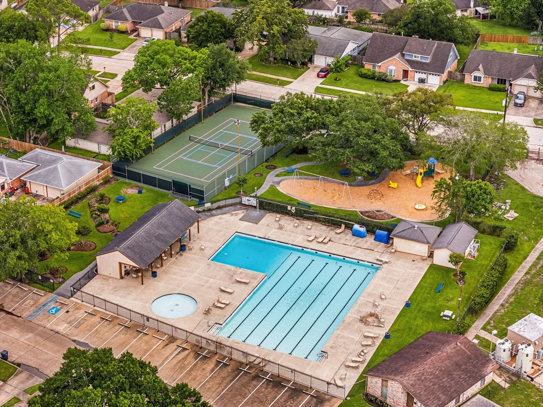Photo of 1103 Pinecroft Drive