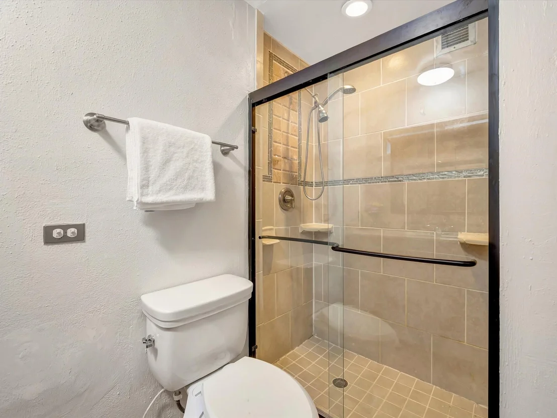 Photo of 1615 Redway Lane
