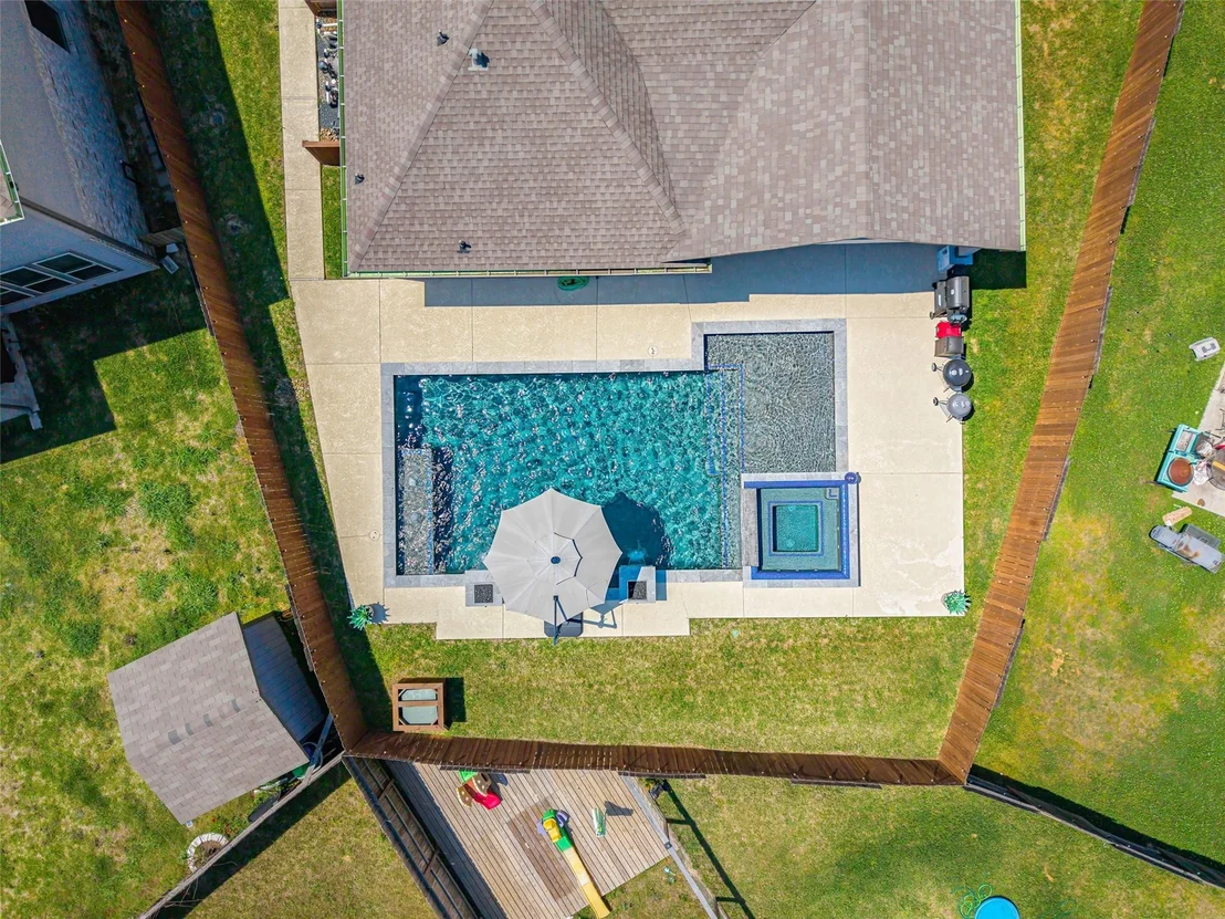 Photo of 16010 Dockside Street