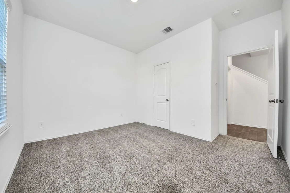 Photo of 5122 Hedgerose Lane