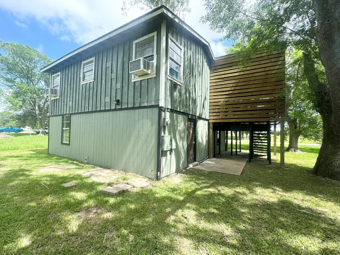 Photo of 788 Riverside Drive