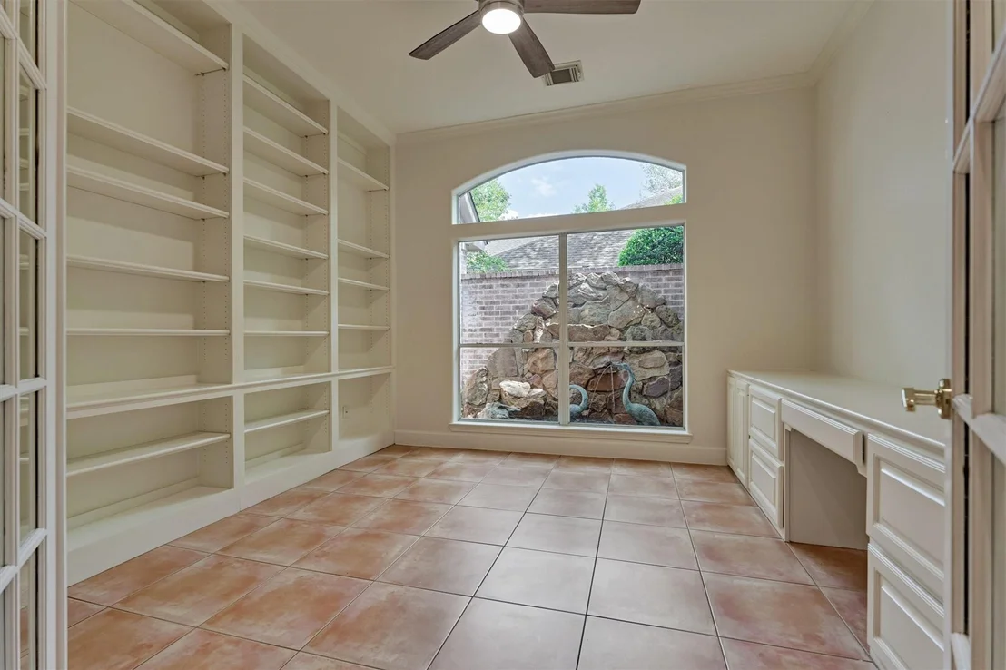 Photo of 66 S Castlegreen Circle