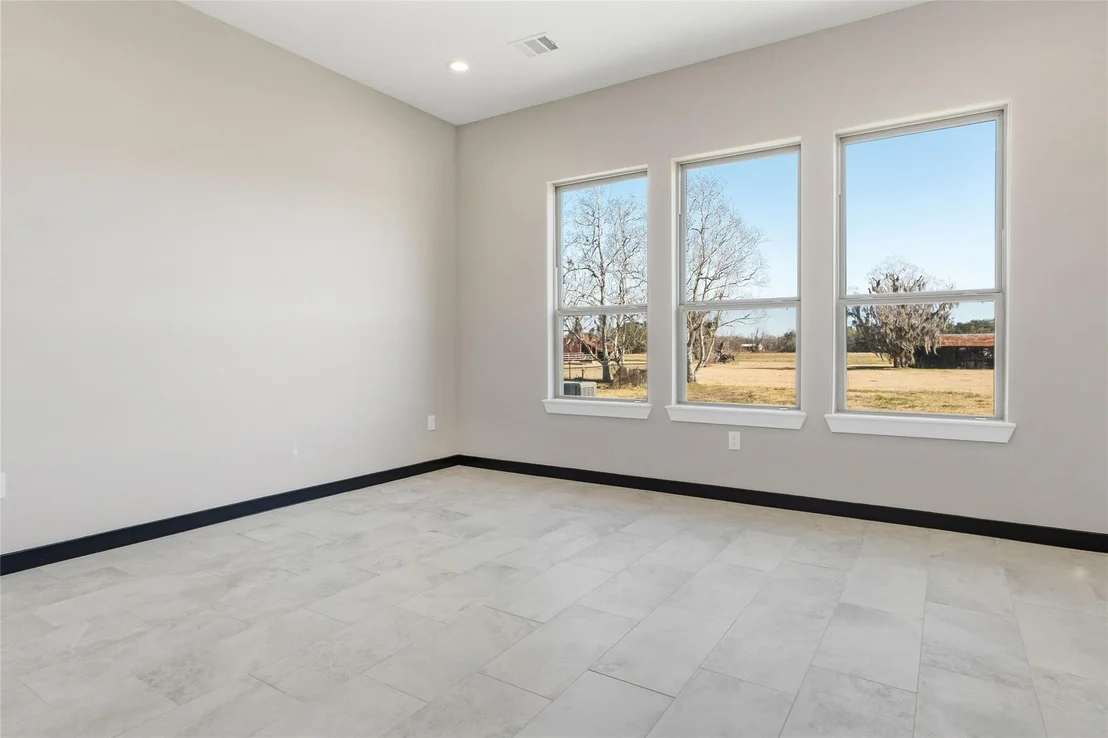 Photo of 208 Silverleaf Street