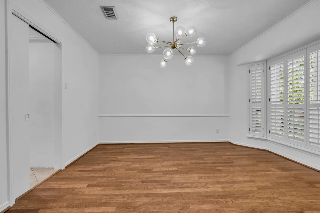 Photo of 947 Thornton Road