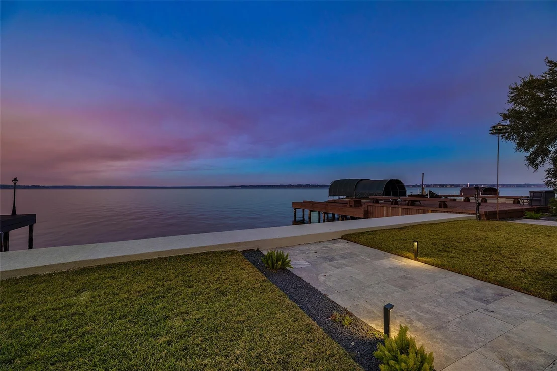 Photo of 11706 Edgewater Court