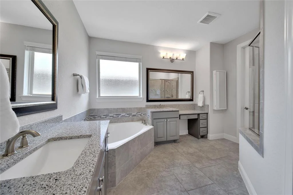 Photo of 19 N Wheatleigh Drive
