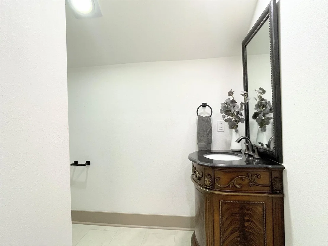 Photo of 210 W Crescent Drive