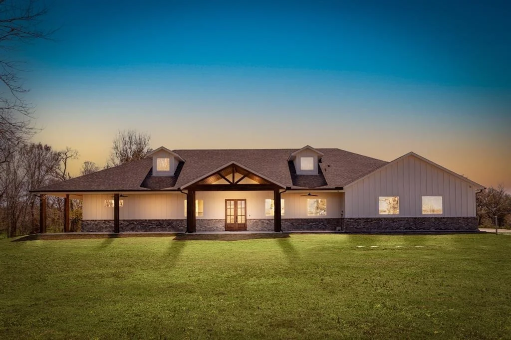 Photo of 7827 County Road 400