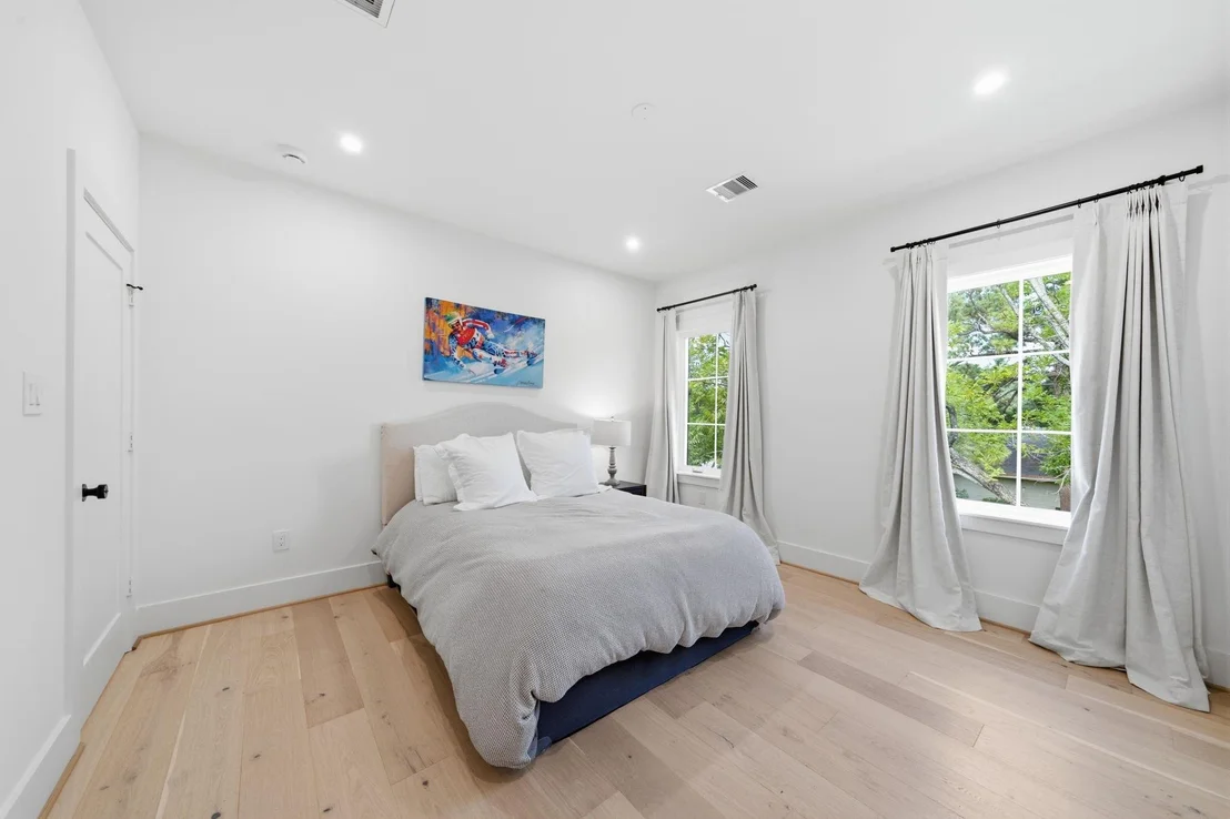 Photo of 1030 Chamboard Lane
