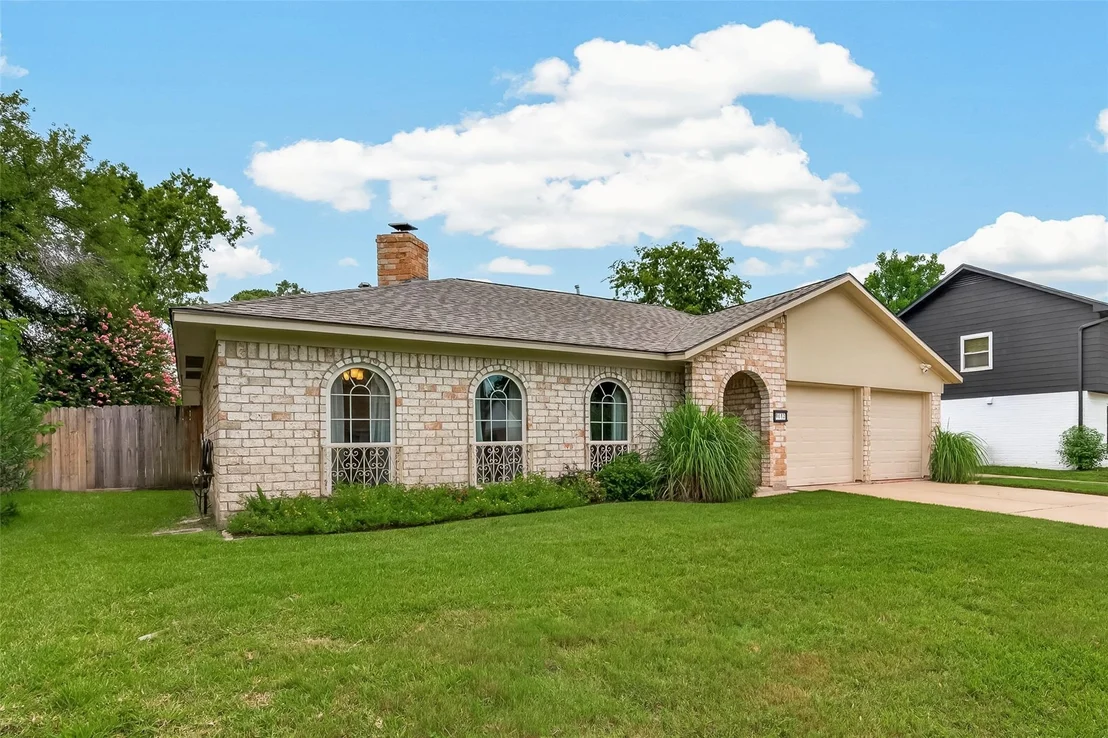Photo of 9618 Springmont Drive