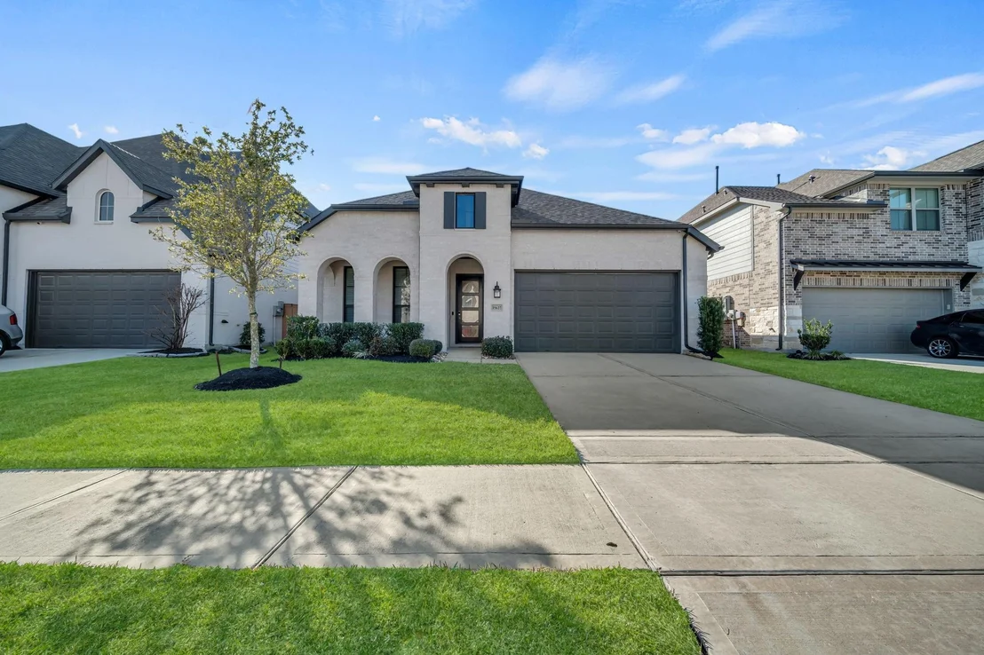 Photo of 15627 Upper Lochton Drive