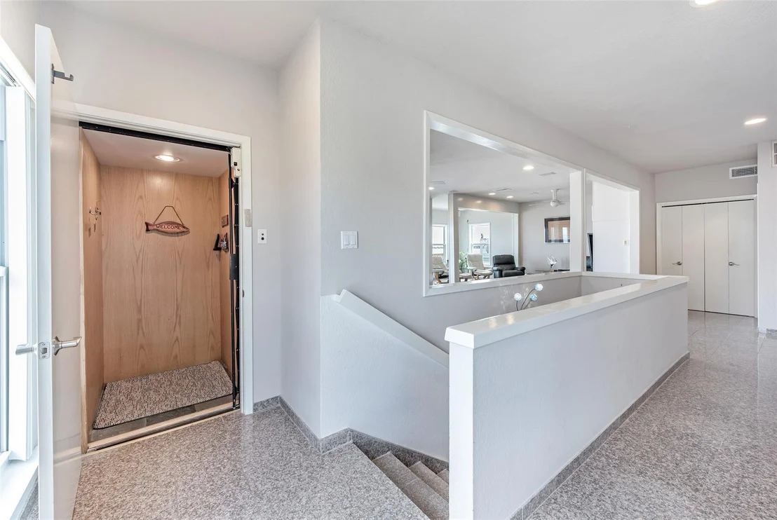 Photo of 1334 Outrigger