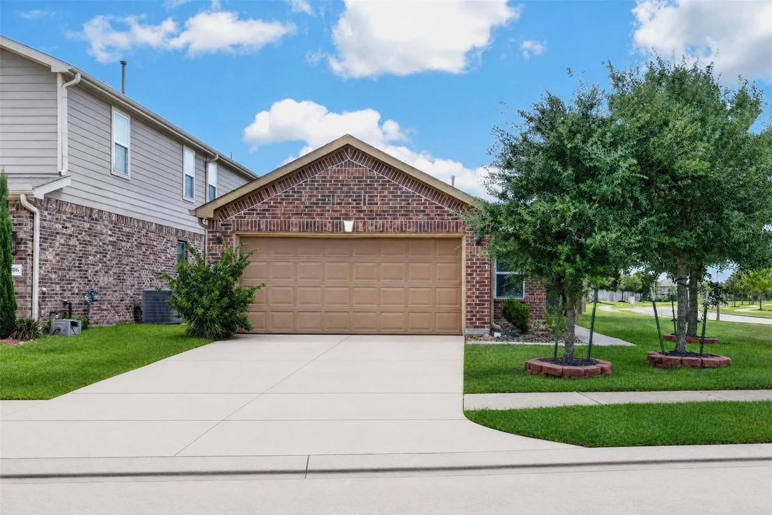 Photo of 5202 Pine Forest Ridge Street