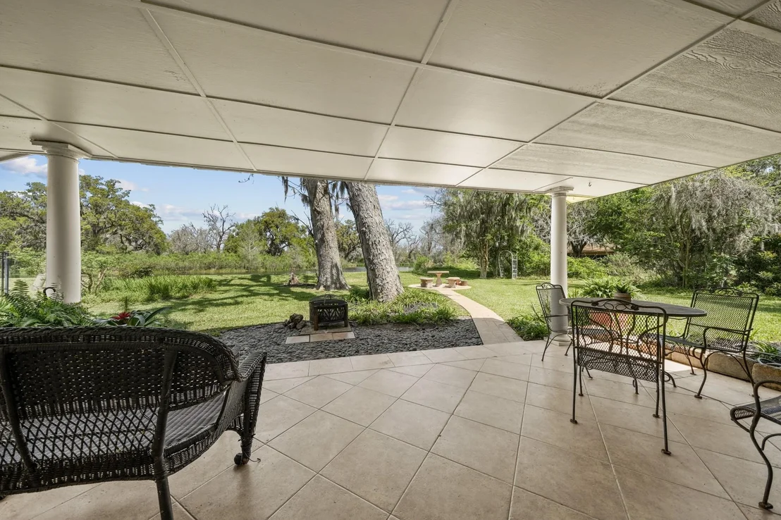 Photo of 2261 Riverside Drive