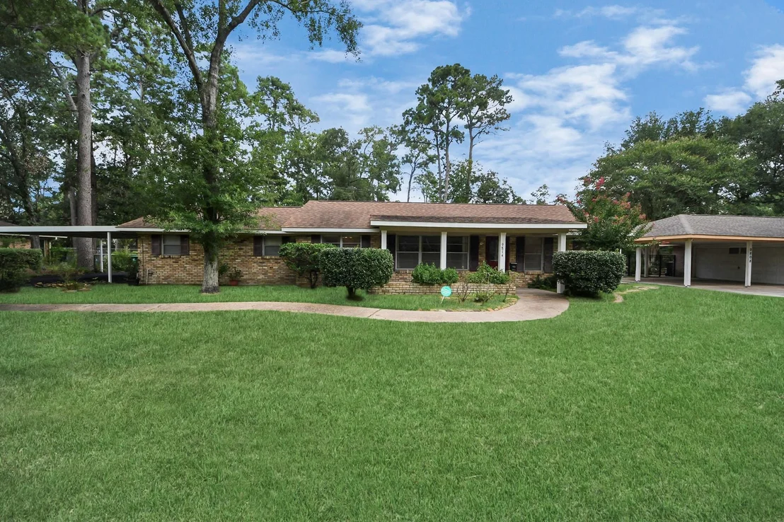Photo of 9814 Warwana Road