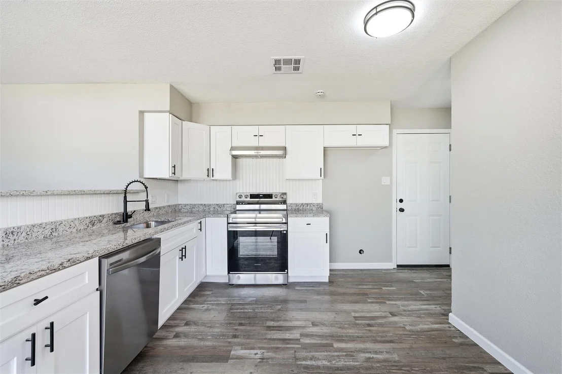 Photo of 423 Jeffery Lane