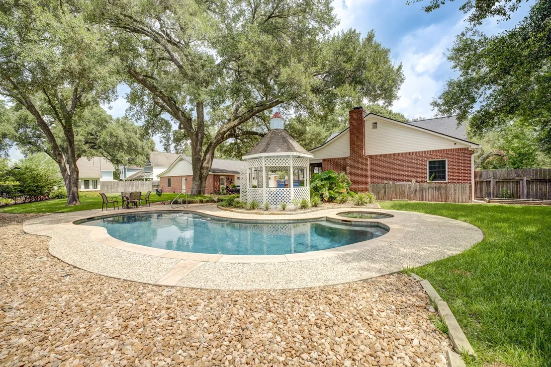 Photo of 2827 Griffin Lane