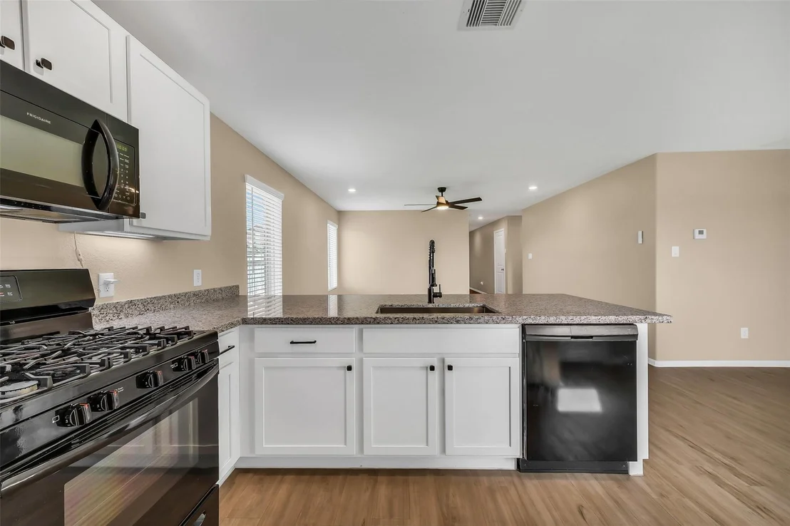 Photo of 521 Maple Bend Lane