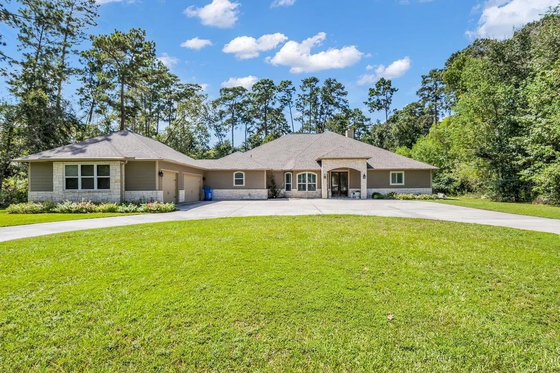 Photo of 16634 Savannah Drive