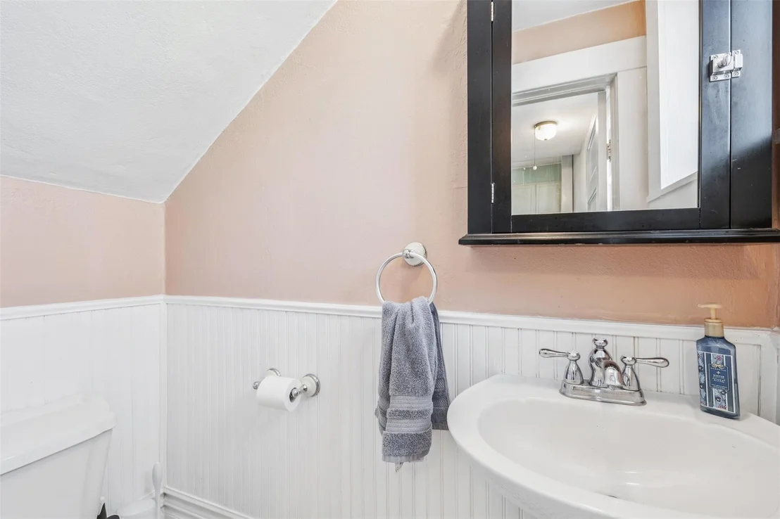 Photo of 1004 Mitchell Street