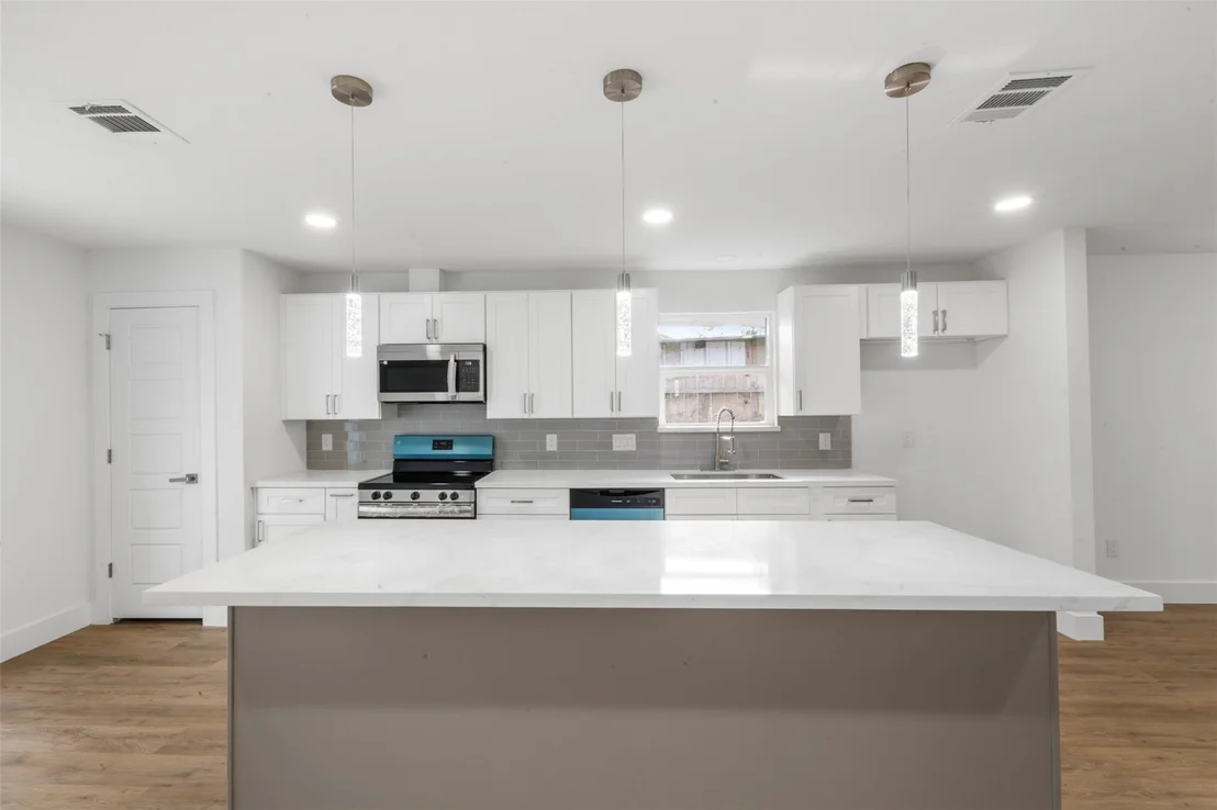 Photo of 6403 Acorn Forest Drive