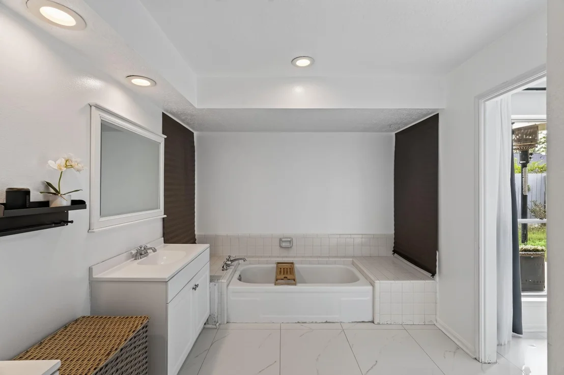 Photo of 15619 Four Leaf Drive