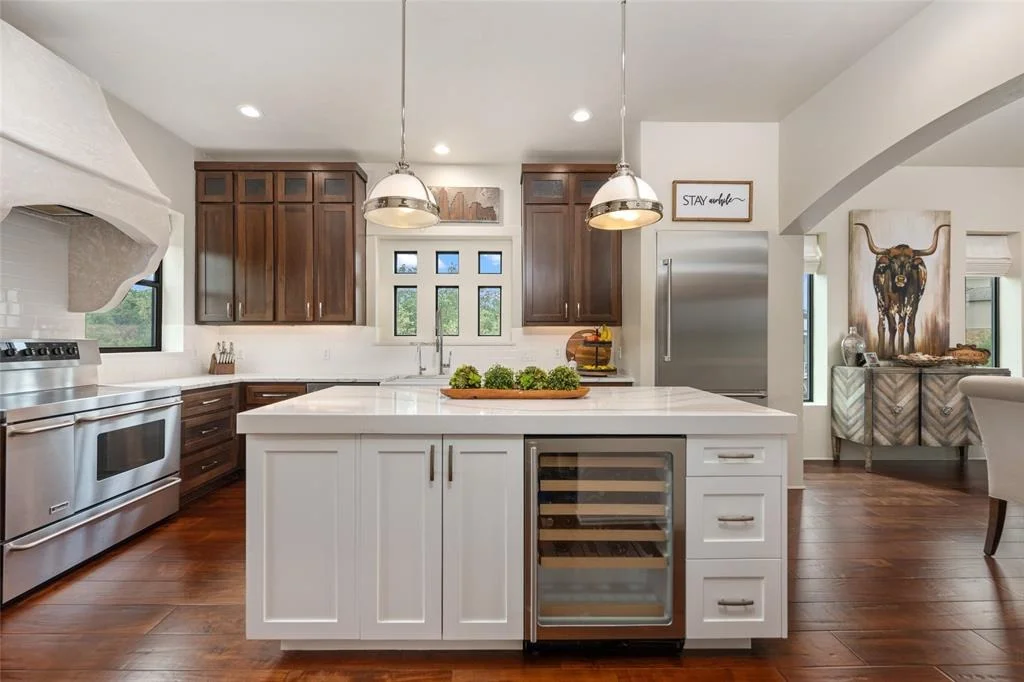 Photo of 1404 Hurst Creek Road