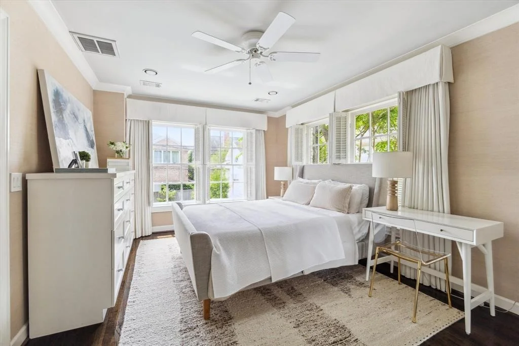 Photo of 2911 Sunset Boulevard
