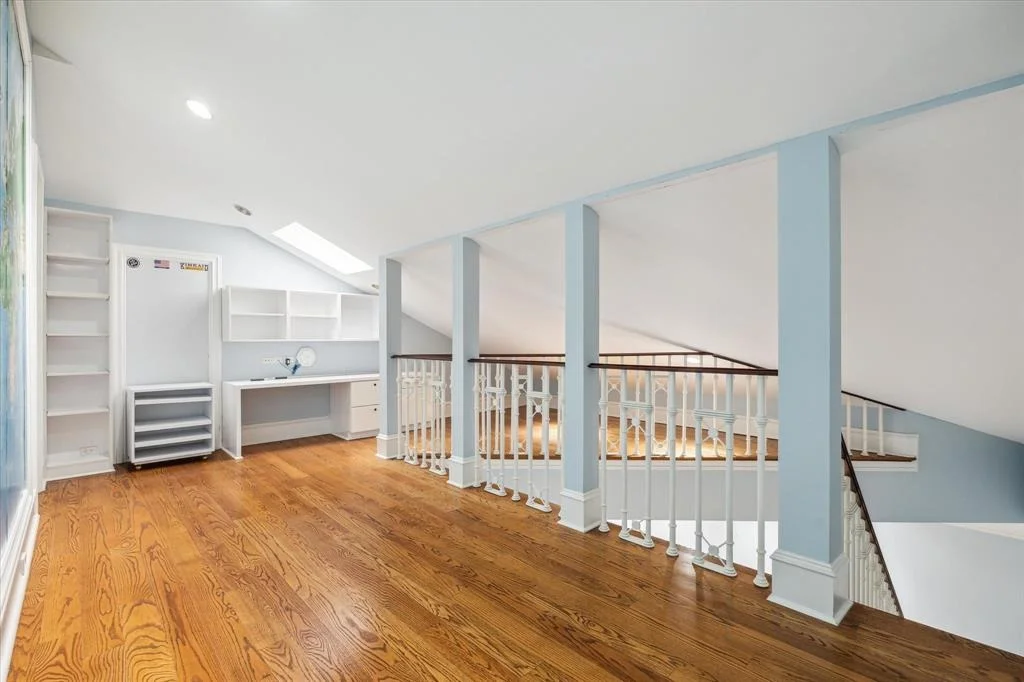 Photo of 324 Buckingham Drive